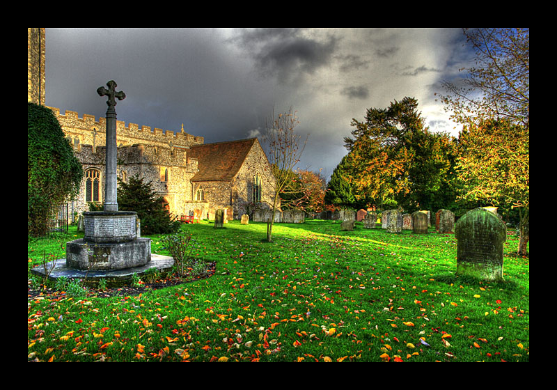 Dorffriedhof in HDR (Chilham, England - Canon EOS 7D)
