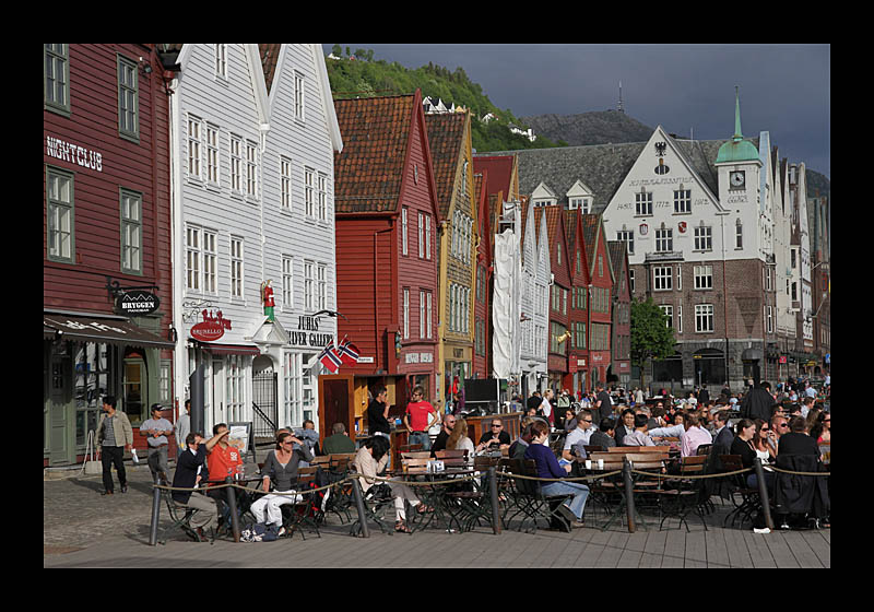 Ein Foto-Klassiker: Bryggen, die alten Hansehäuser in Bergen (Bergen, Norwegen - Canon EOS 7D)
